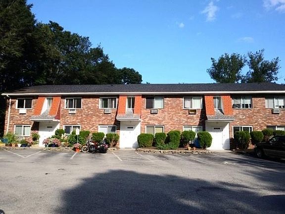 2nd image of 440 Saw Mill Rd
