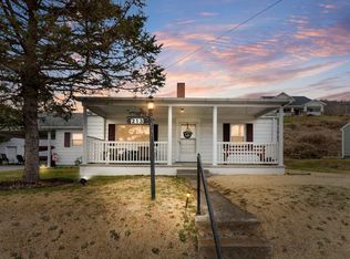 213 Fairview St, Narrows, VA 24124