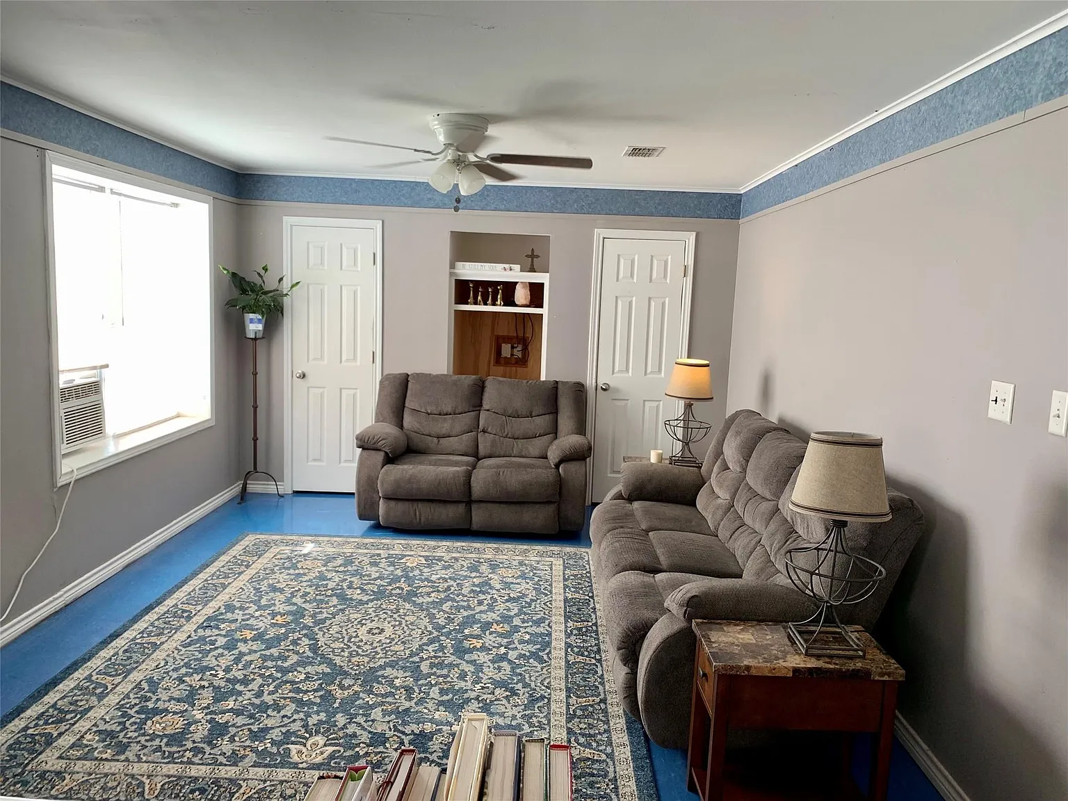 2 bed, 1.0 bath, 2029 sqft, $1,850 — Photo 3