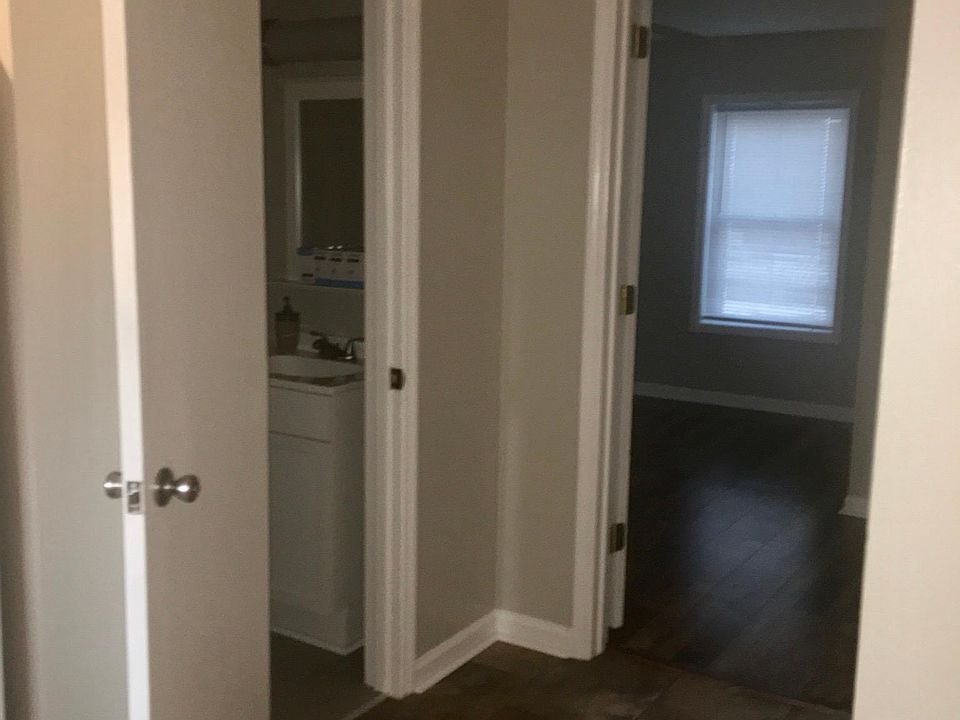 1st image of 128 Schenkel Ln