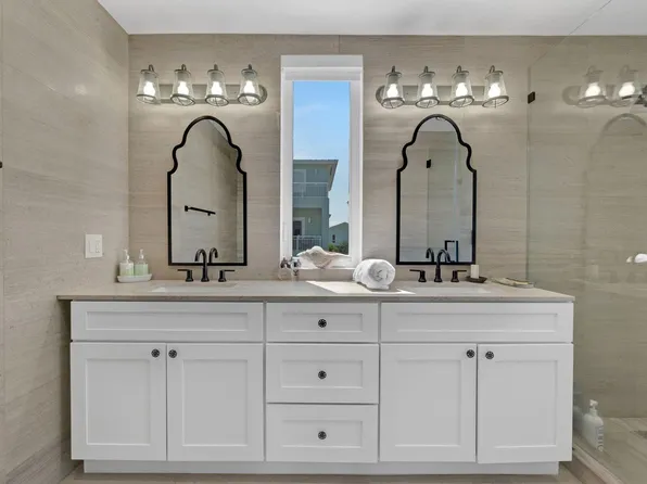 317 E Seaview Cir, Duck Key, FL 33050