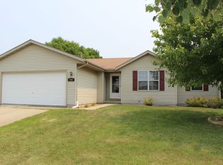 208 Wildflower Way, Lake Mills, WI 53551