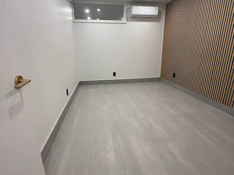 60-82 Catalpa Ave #1B — Photo 11