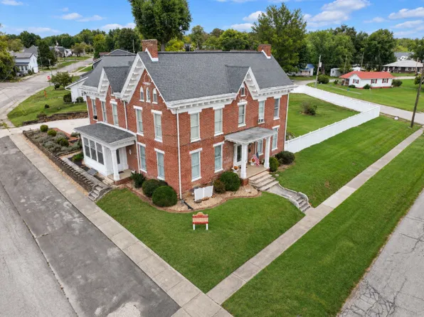 501 E Main St, Loogootee, IN 47553