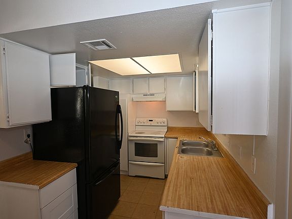 3rd image of 2301 Stewart Ave APT A