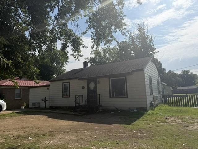 1st image of 214 Sycamore Rd