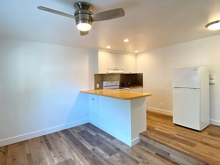 215 W Pueblo St — Photo 10