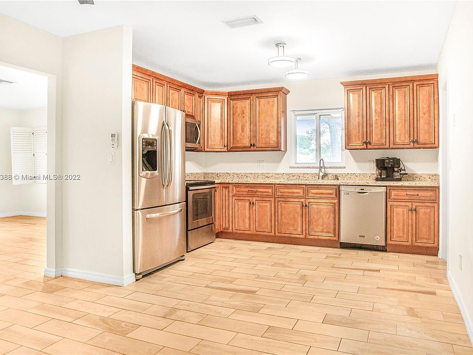 1st image of 838 NW 10th Ave