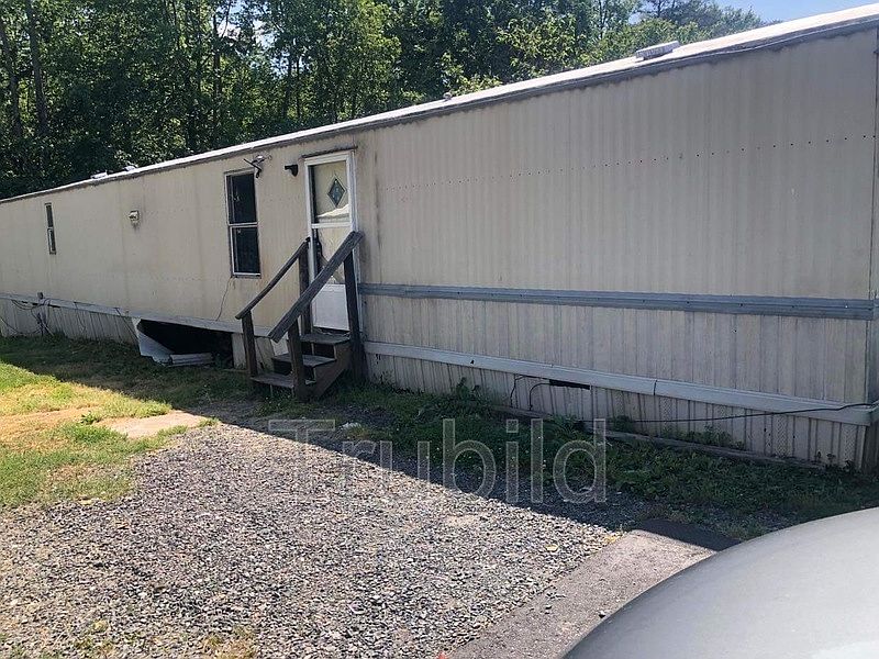 1st image of 104 Side Run Dr