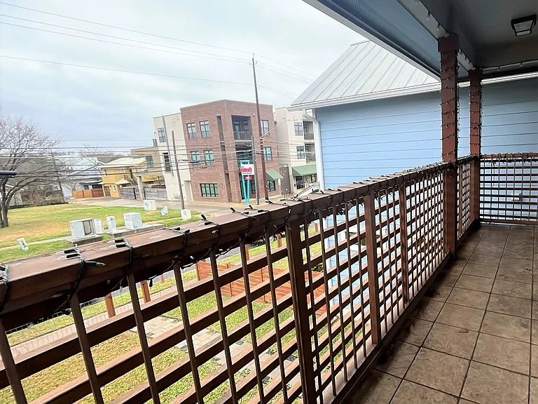 1306 Chicon St — Photo 24