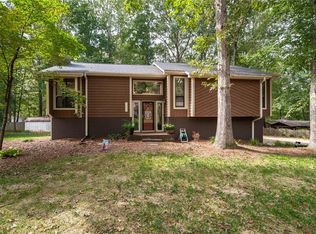 1492 Chimney Rock Dr, Kernersville, NC 27284