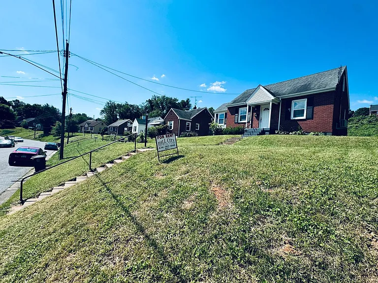1307 Fort Manor Dr — Photo 12