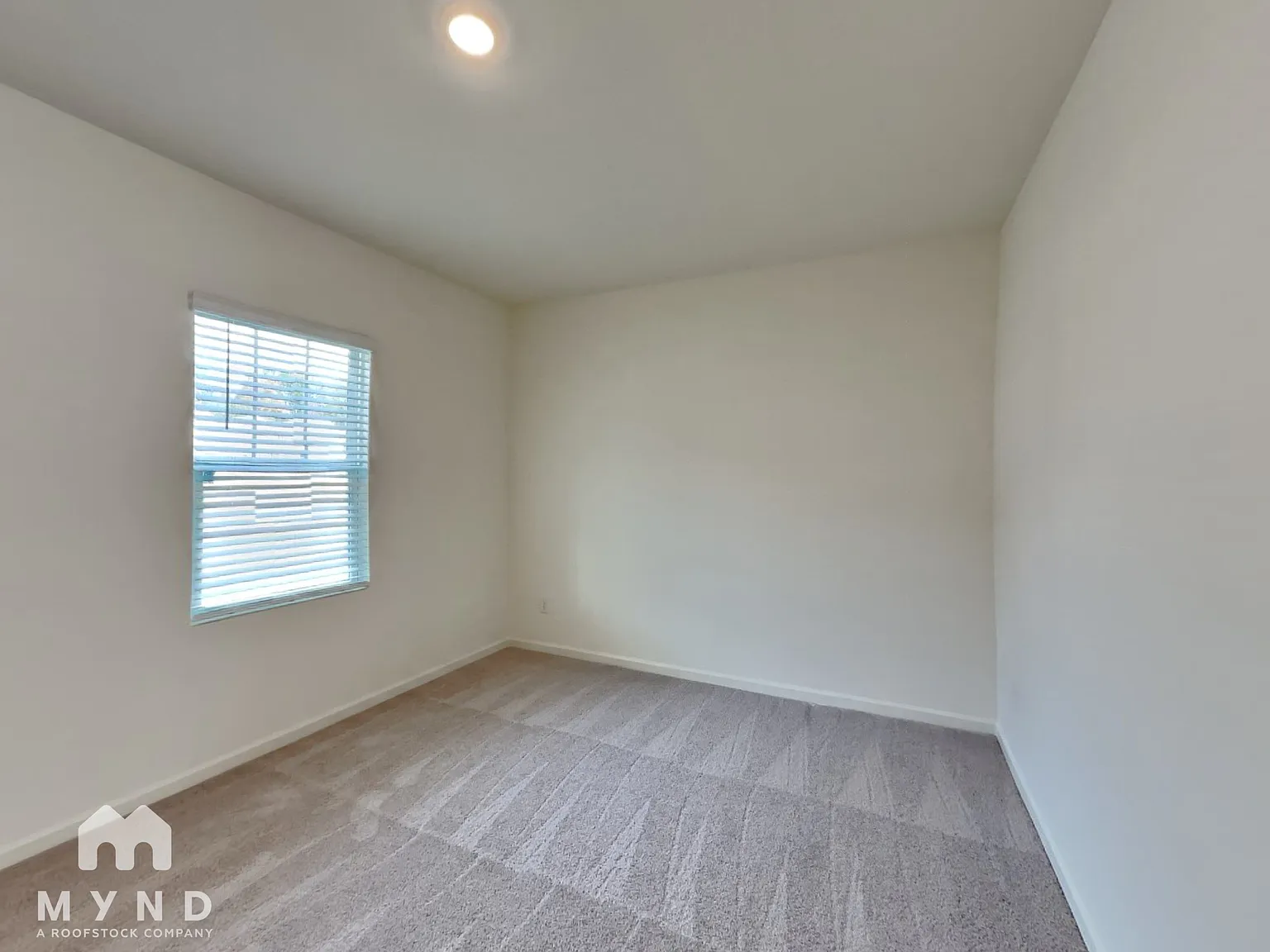 4 bed, 2.5 bath, 2095 sqft, $2,135 — Photo 3