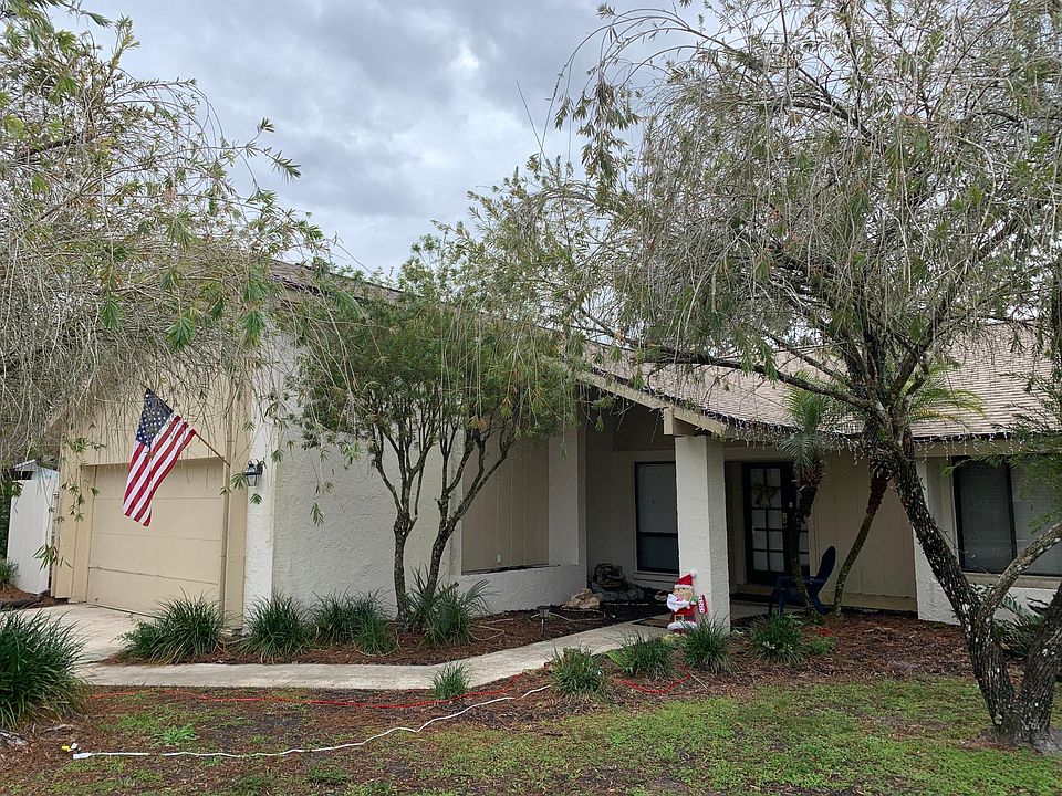 1st image of 823 Riverbend Blvd