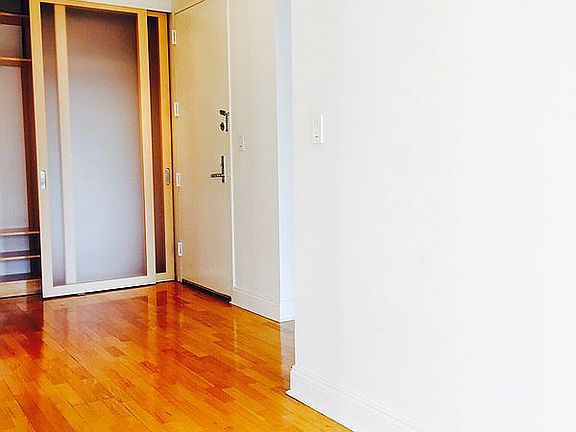 4th image of 236 E 47th St APT 26F