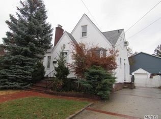 447 Rockaway Pkwy, Valley Stream, NY 11580