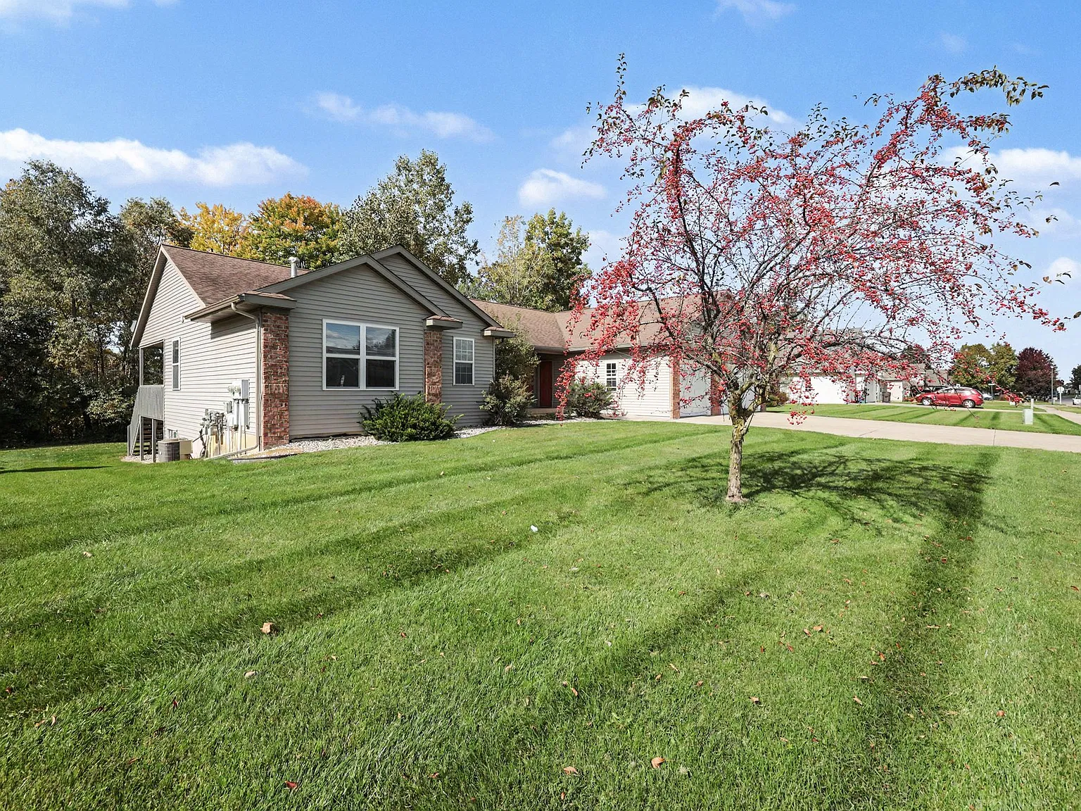 3 bed, 1700 sqft, $2,100 — Photo 4
