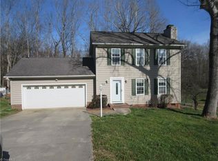 595 Colleen Dr, Thomasville, NC 27360