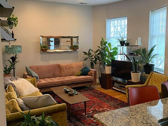 3rd image of 3216 W Fullerton Ave APT 1