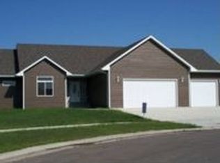 1714 Pinehurst Dr, Brookings, SD 57006