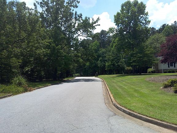 5th image of 595 Ponderosa Ct