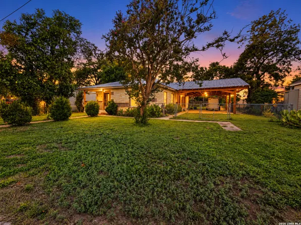 1306 1 /2 16TH ST, Hondo, TX 78861