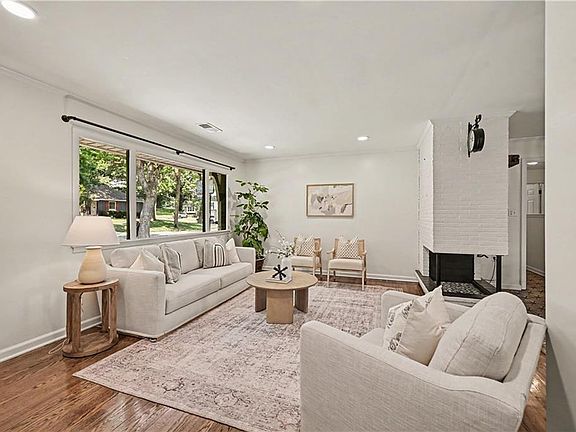 4th image of 6325 Maple Dr
