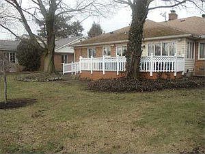4th image of 23 Lake Ledge Dr