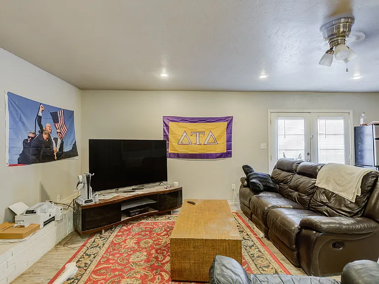 4320 52nd St #B — Photo 5