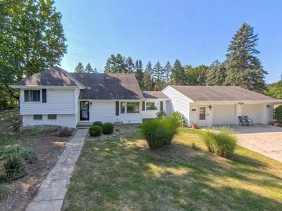 3902 Lake Chapin Rd, Berrien Springs, MI, 49103