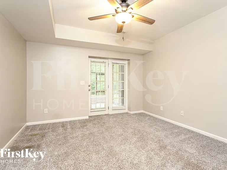 6590 Lake Dale Way — Photo 15