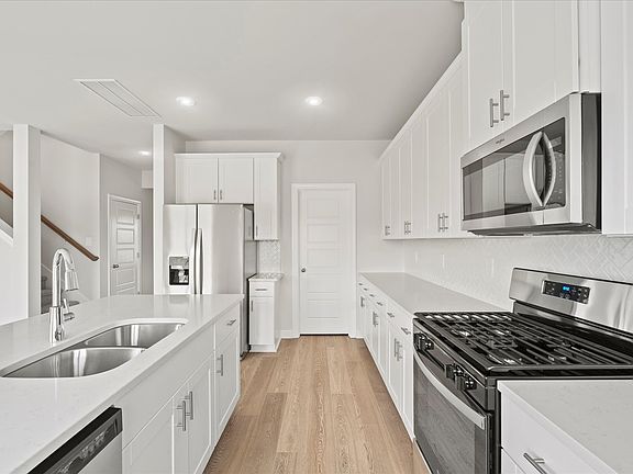 Welcome to the Dakota floorplan at Chatham Forest.