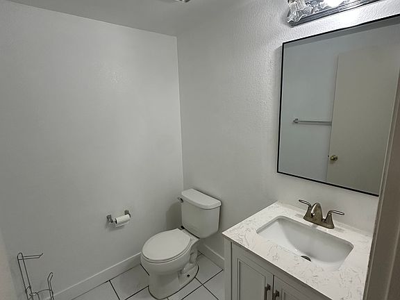 3rd image of 11712 Lucena Ave