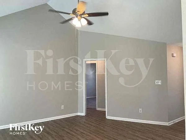 109 W Bank Dr — Photo 3