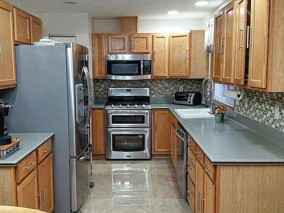 Remodeled Kitchen with Gas 