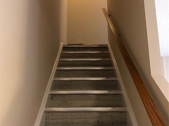 5th image of 407 Keats Way #2