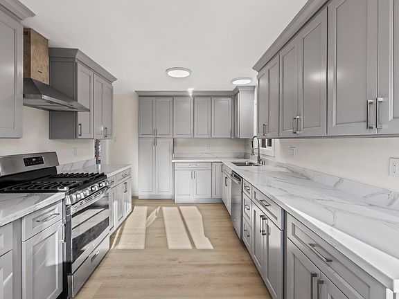 5th image of 825 Hampton Road