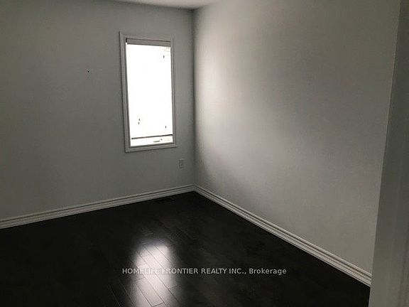 4th image of 3 Benjamin Way