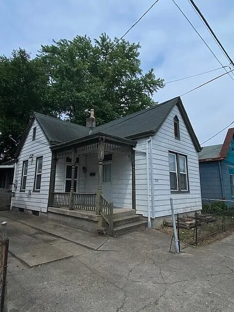 310 Lafayette Ave photo 1