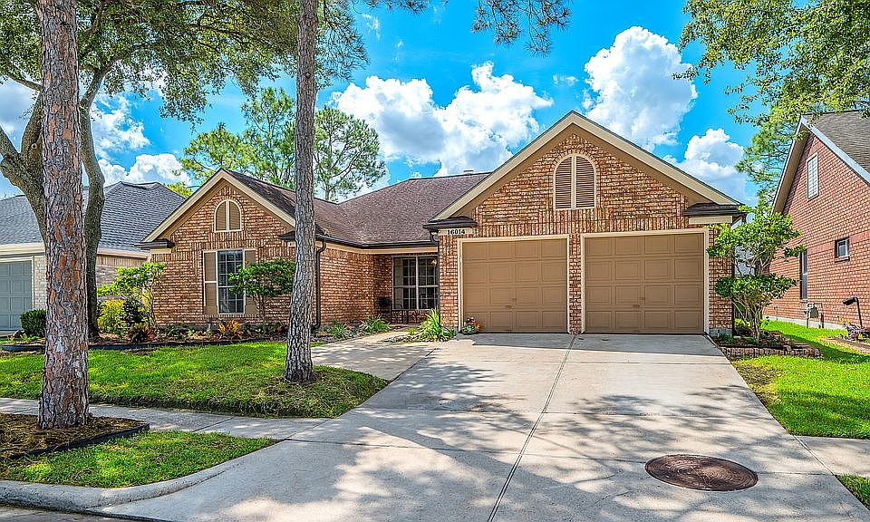 1st image of 16014 Surrey Woods Dr