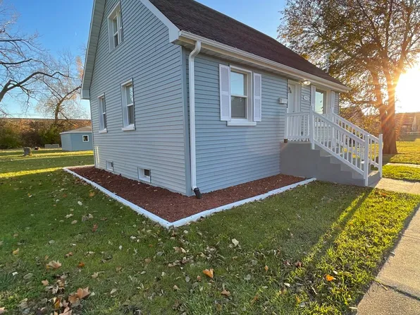 943 Broadway Ave, North Chicago, IL 60064