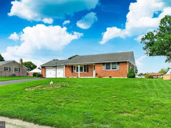 141 E Spruce St, Gilbertsville, PA 19525