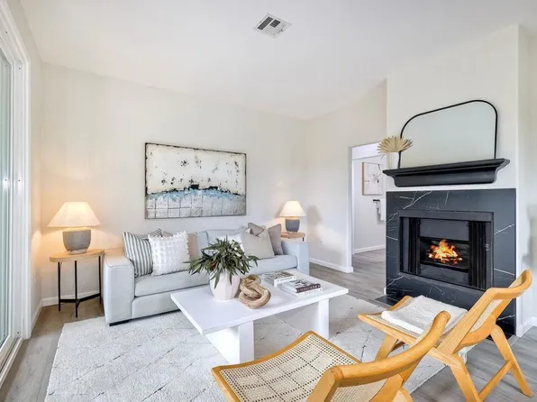 3510 Caminito El Rincon Unit 18, San Diego, CA 92130