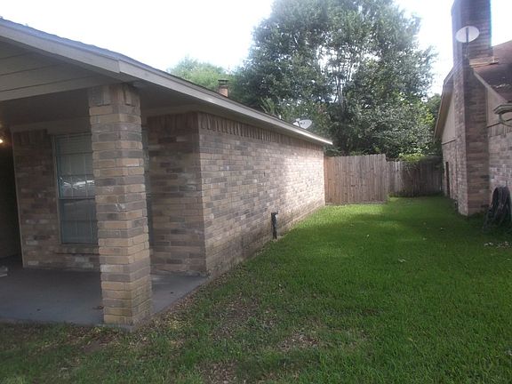 2nd image of 5710 Village Way Dr