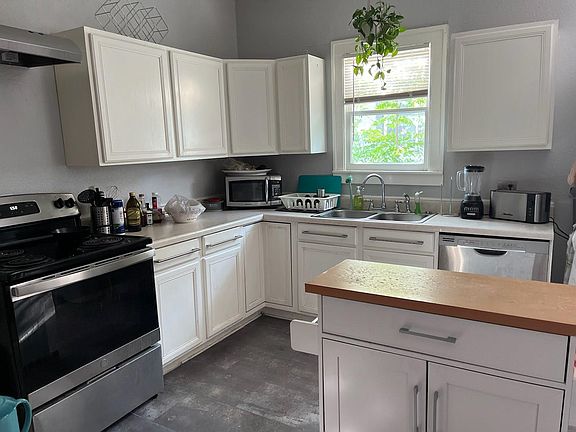 3rd image of 125 E Norwood Ct