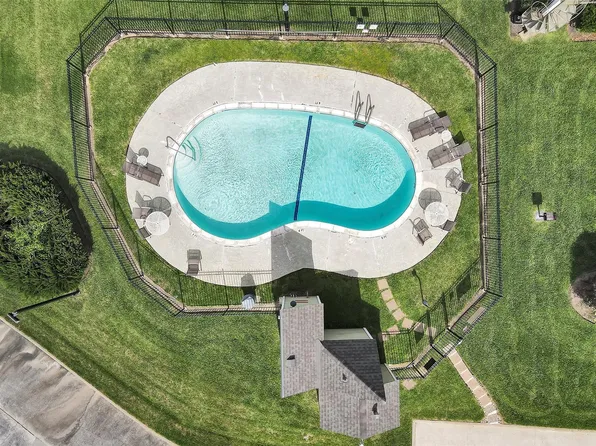 34 April Point Dr S, Montgomery, TX 77356