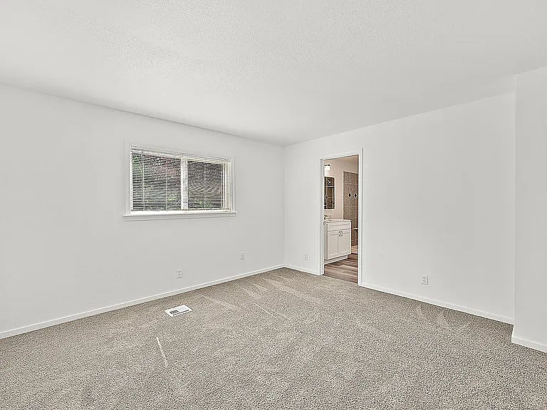 7182 N Van Decar Rd SE — Photo 20