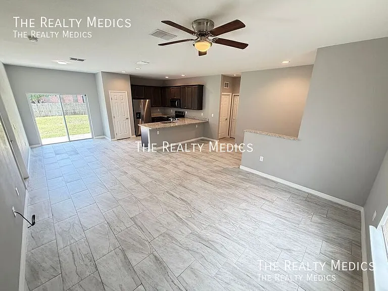 494 Harrison St SW — Photo 8