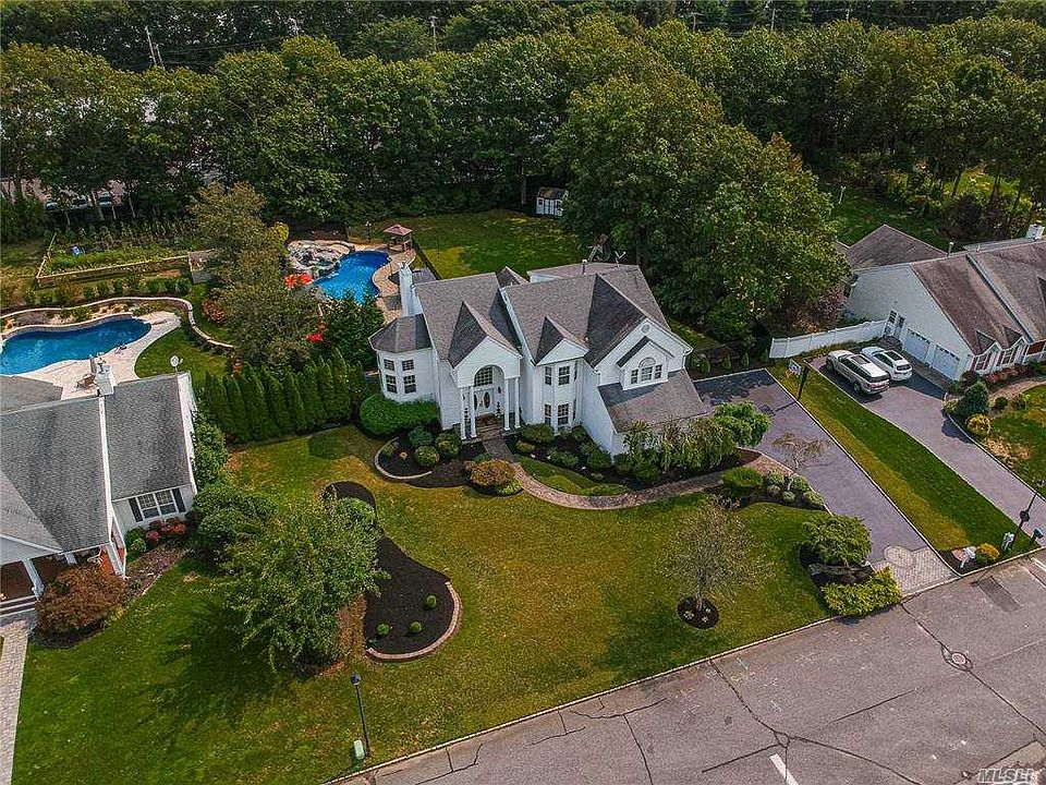 1st image of 53 Varsity Blvd