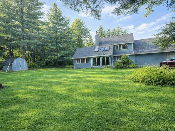 10905 Breezy Lawn Rd, Spring Grove, IL 60081